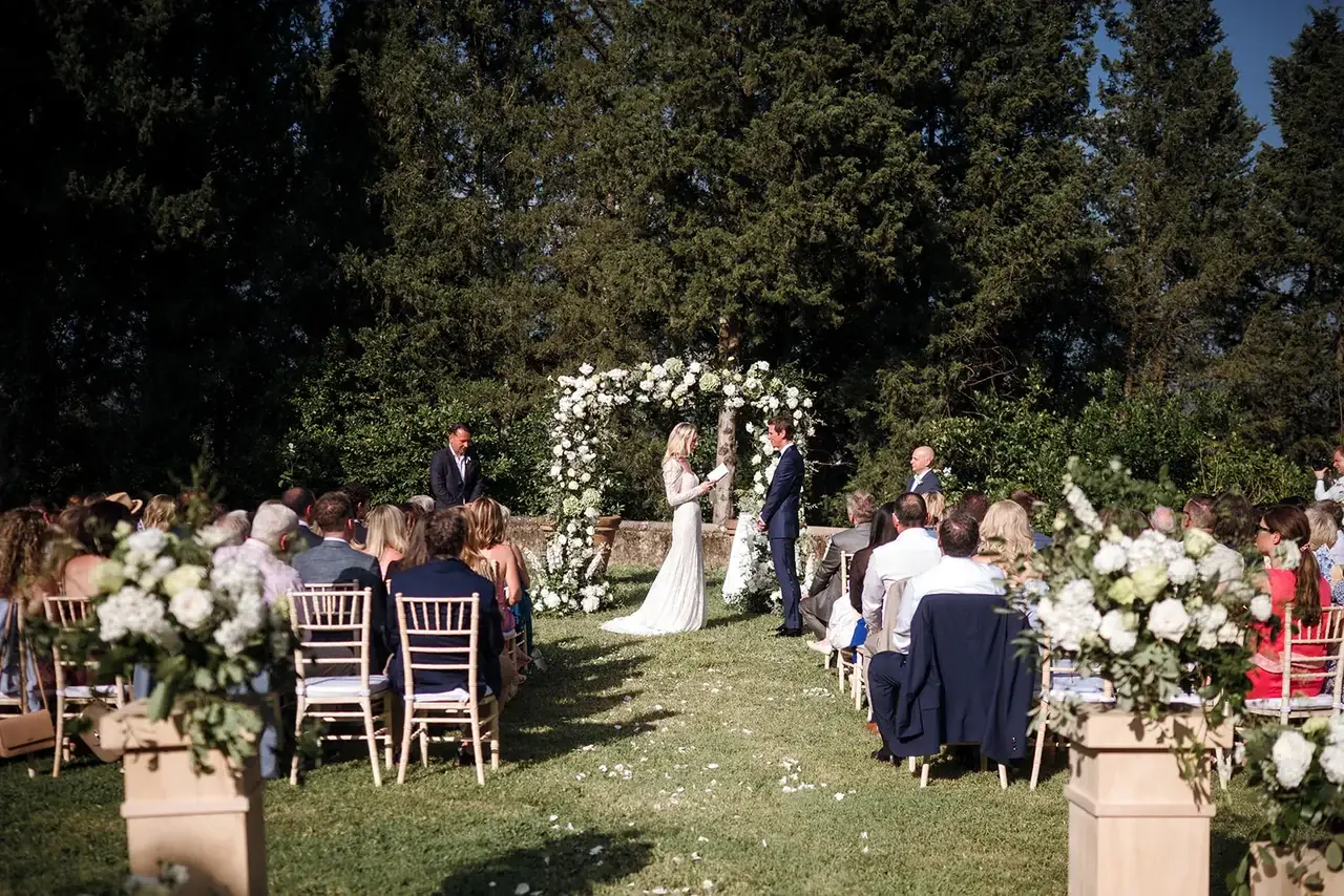 Wedding ceremony in the gardens of Podere La Specola